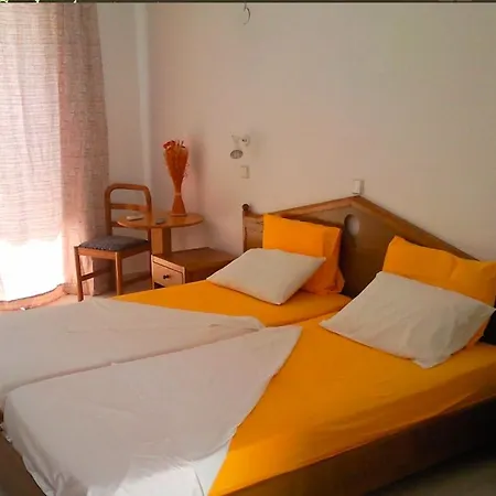 In - Rustic And Spacious By The *