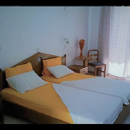 In - Rustic And Spacious By The *