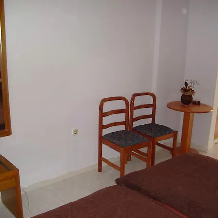 Pensionat In - Rustic And Spacious By The Pefki